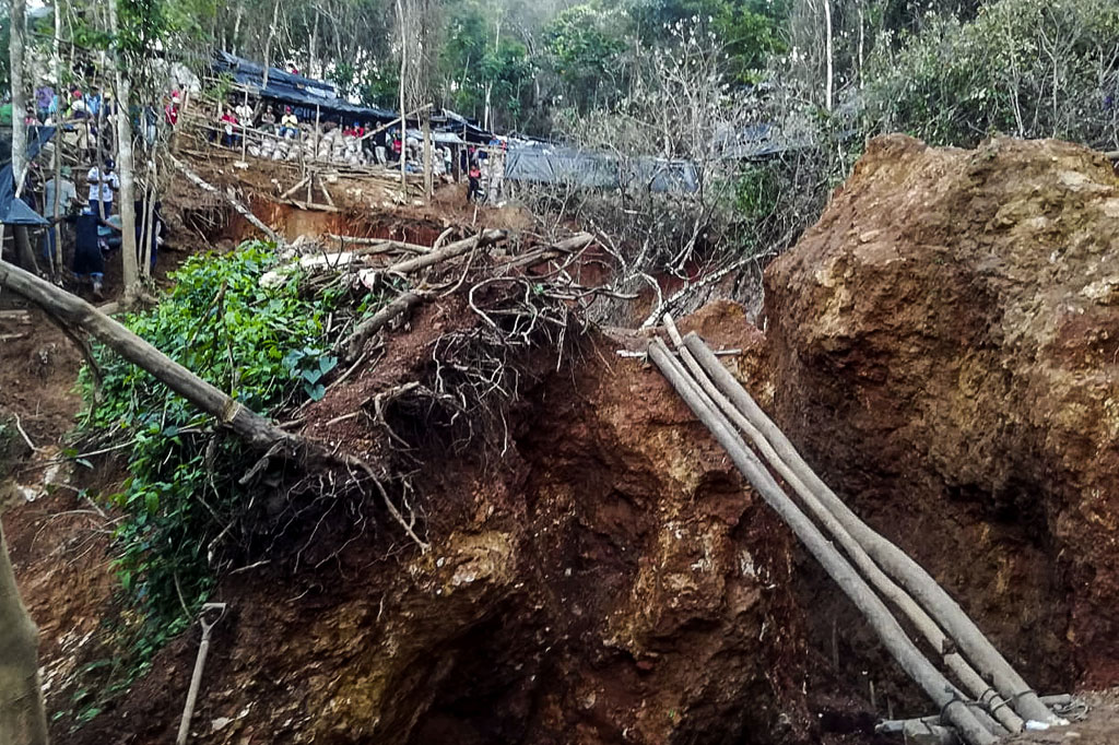 Wakil Presiden Rosario Murillo, yang juga juru bicara pemerintah, belum memastikan berapa banyak penambang yang berada di dalam ketika runtuh atau apakah ada korban jiwa. 