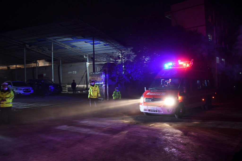 24 penambang terjebak dalam kecelakaan di tambang Diaoshuidong di Kota Chongqing setelah kebocoran gas terjadi pada hari Jumat, 4 Desember 2020, lapor penyiar media nasional Tiongkok, CCTV.