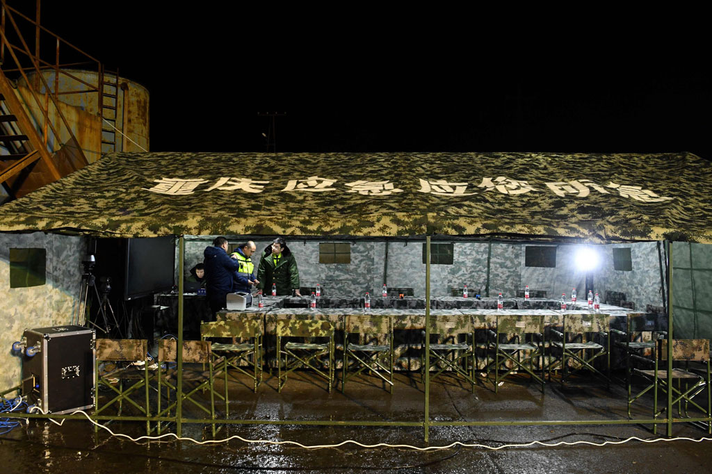 Delapan belas penambang dipastikan tewas setelah kebocoran karbon monoksida terjadi di tambang batu bara di barat daya Tiongkok. Upaya penyelamatan sedang dilakukan untuk mengevakuasi lima korban lainnya yang masih terperangkap di bawah tanah.