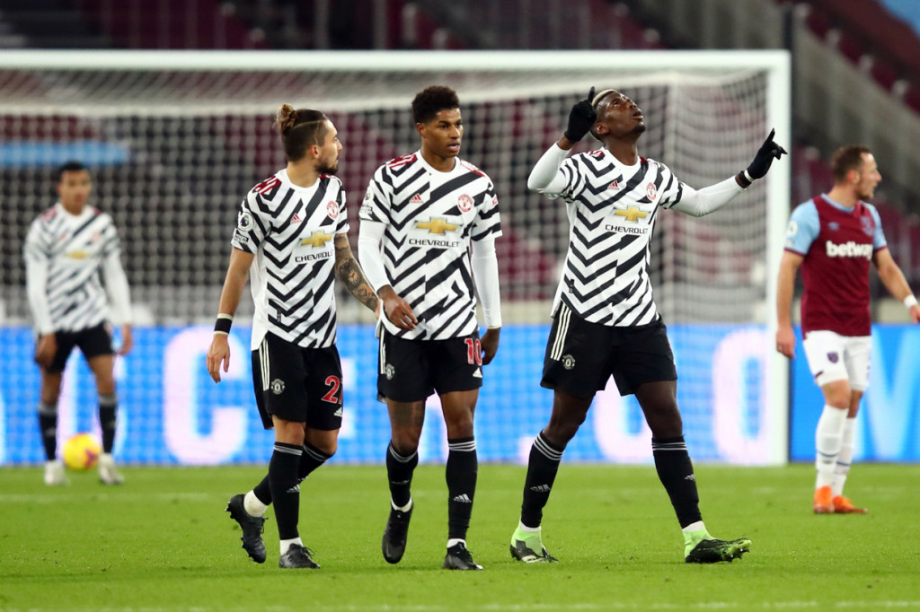 MU baru bisa menyamakan kedudukan pada menit ke-65. Pogba melepaskan tendangan ke tiang jauh usai menerima umpan Fernandes yang tidak bisa diantisipasi Fabianski. AFP Photo/Julian Finney
