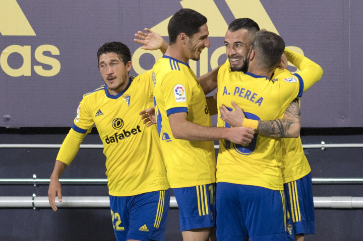 Namun, Barcelona kebobolan lagi lewat Alvaro Negredo di menit ke-63 setelah barisan belakang membuat kesalahan.