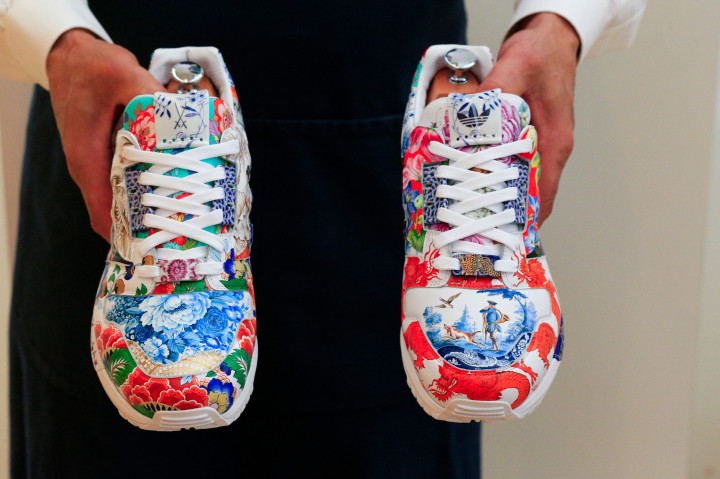 Penawaran Adidas x Meissen ZX8000 Porcelain akan dibuka mulai 7-16 Desember di sothebys.com. Sepatu ini juga akan dipamerkan di Sotheby's New York Festival of Wonder Exhibition.