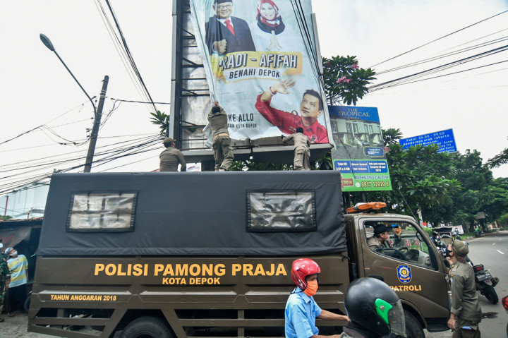 Pencopotan APK tersebut dikarenakan pilkada sudah memasuki masa tenang yaitu 6-8 Desemeber, dimana sudah tidak dapat lagi melakukan aktivitas kampanye. 