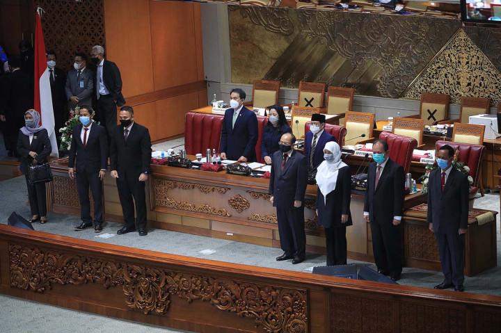 DPR RI mengesahkan tujuh anggota Komisi Yudisial (KY) masa jabatan 2020-2025 pada rapat paripurna masa persidangan II tahun 2020 usai melaksanakan uji kelayalan dan kepatutan atau fit and proper test.