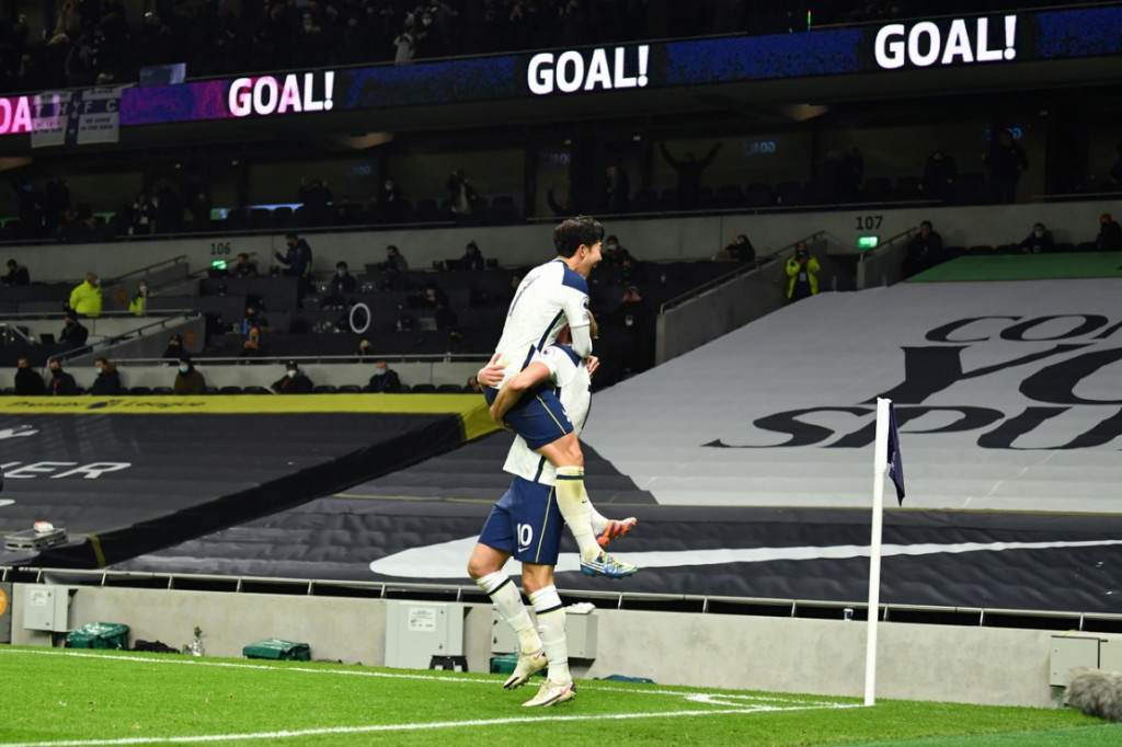Tottenham Hotspur berhasil memenangi duel Derby London Utara pada lanjutan Liga Inggris. Tottenham menekuk Arsenal 2-0 di kandang sendiri, Tottenham Hotspur Stadium, Minggu, 6 Desember 2020, malam WIB.