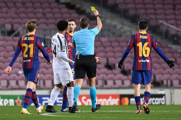 Si Nyonya Tua memasuki babak kedua masih dengan intensitas menyerang. Mereka kemudian mendapat penalti setelah Clement Lenglet tertangkap VAR melakukan pelanggaran handball.