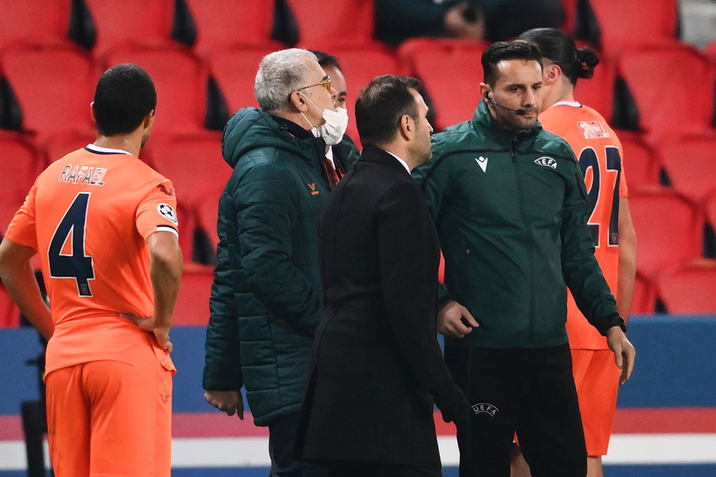 Pertandingan terhenti ketika memasuki menit ke-14 setelah insiden di pinggir lapangan yang melibatkan Pierre Webo, asisten manajer Basaksehir dengan wasit keempat Sebastian Coltescu.