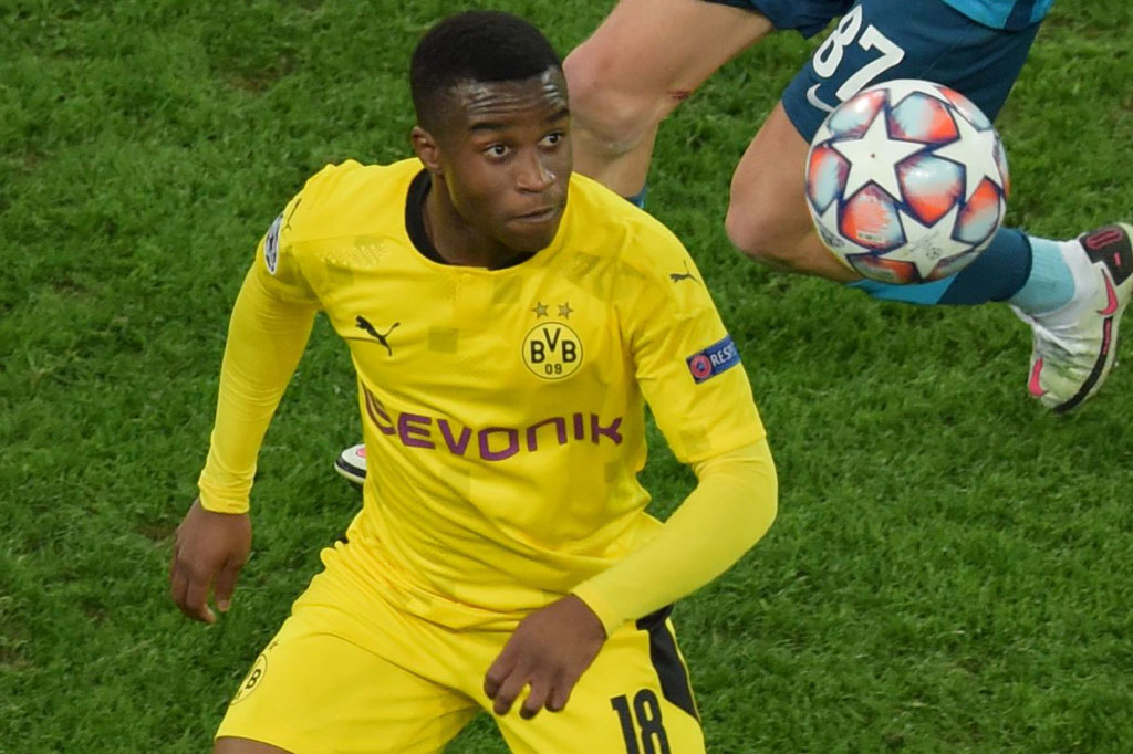 Pemain Borussia Dortmund Youssoufa Moukoko memecahkan rekor pemain termuda di Liga Champions. Dia dimainkan melawan tuan rumah Zenit St Petersburg pada fase terakhir Grup F di Saint Petersburg Stadium (Gazprom Arena), Rabu, 9 Desember 2020 dini hari WIB.
