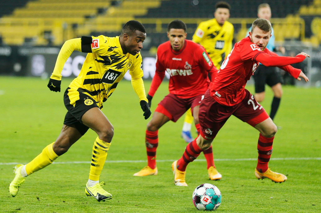 Moukoko memecahkan rekor untuk kedua kalinya dalam tiga pekan, setelah menjadi pemain termuda Bundesliga pada 21 November, sehari setelah ulang tahunnya yang ke-16.