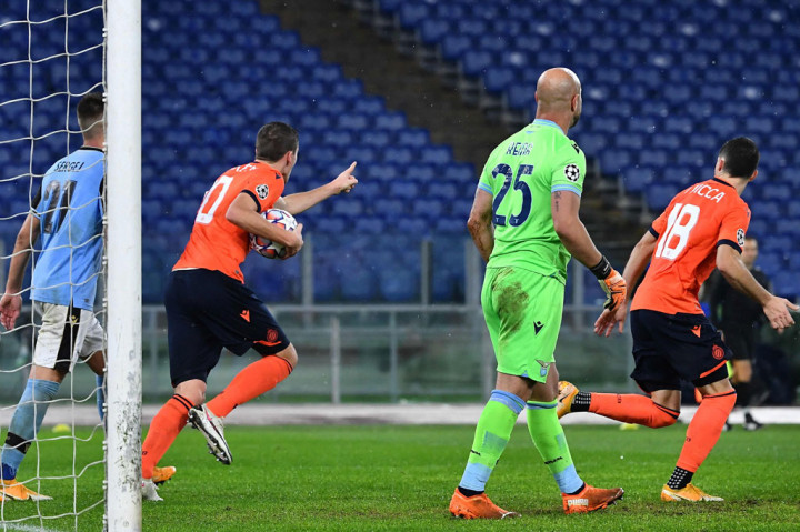 Brugge berhasil mampu menyamakan kedudukan pada menit ke-76. Umpan silang Volmer dari sisi kanan disambut tandukan Hans Vanaken untuk menjebol gawang Pepe Reina.