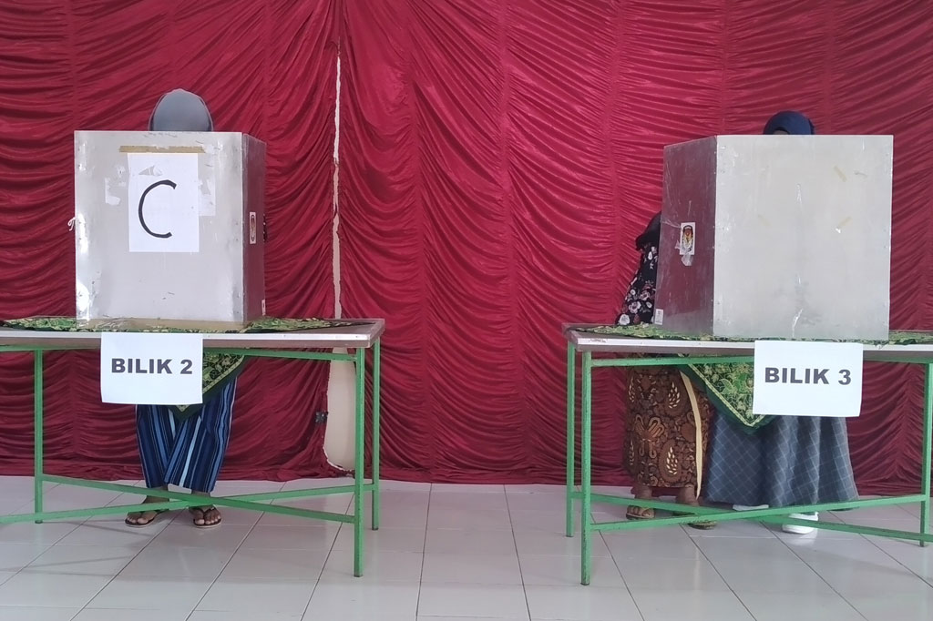 Warga tersebut bersal dari Dusun Kalitengah Lor, Kalurahan Glagaharjo, Kapanewon Cangkringan, Kabupaten Sleman, Daerah Istimewa Yogyakarta. 