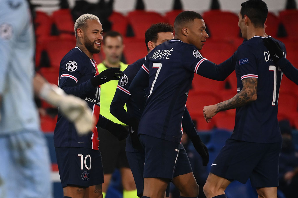 PSG yang di atas kertas sudah lolos ke babak 16 besar Liga Champions berhasil menang telak 5-1 pada laga tersebut. Kemenangan tersebut membawa Les Parisien memuncaki klasemen dengan 12 poin, unggul agresivitas gol tandang atas RB Leipzig yang mempunyai poin sama.