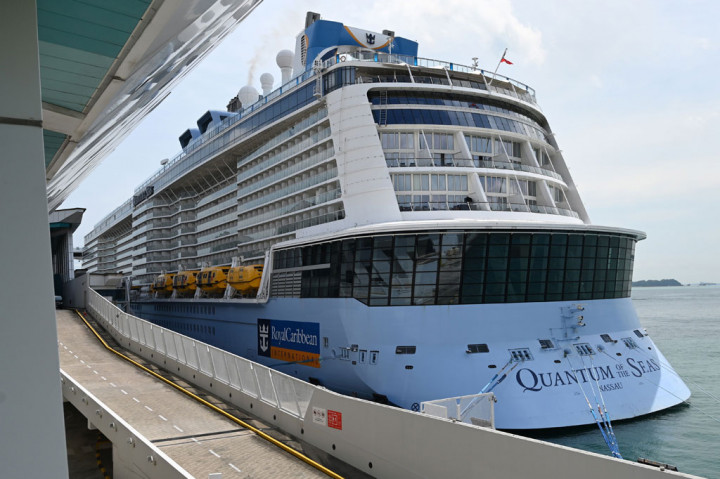 Royal Caribbean dan Badan Pariwisata Singapura (STB) mengatakan semua tamu dan awak kapal Quantum of the Seas yang telah melakukan kontak dekat dengan seorang tamu pria 83 tahun, yang terinfeksi covid-19, telah menjalani tes dengan hasil negatif.