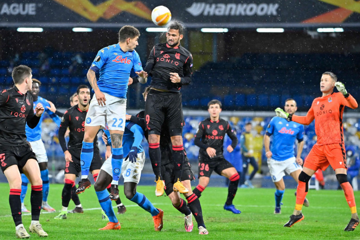 Sementara Sociedad yang ingin meraih poin penuh tampil menyerang dengan menempatkan tiga pemain depan sekaligus sejak awal laga. Sepanjang laga mereka melepaskan 16 percobaan, namun hanya empat yang mengarah ke gawang.