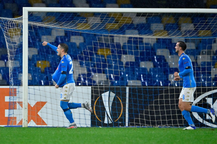 Pada menit ke-35 Napoli akhirnya berhasil mencuri keunggulan lewat sepakan Piotr Zielinski. Berawal dari situasi tendangan sudut, bola muntah disambar Zielinski untuk menjadi gol.
