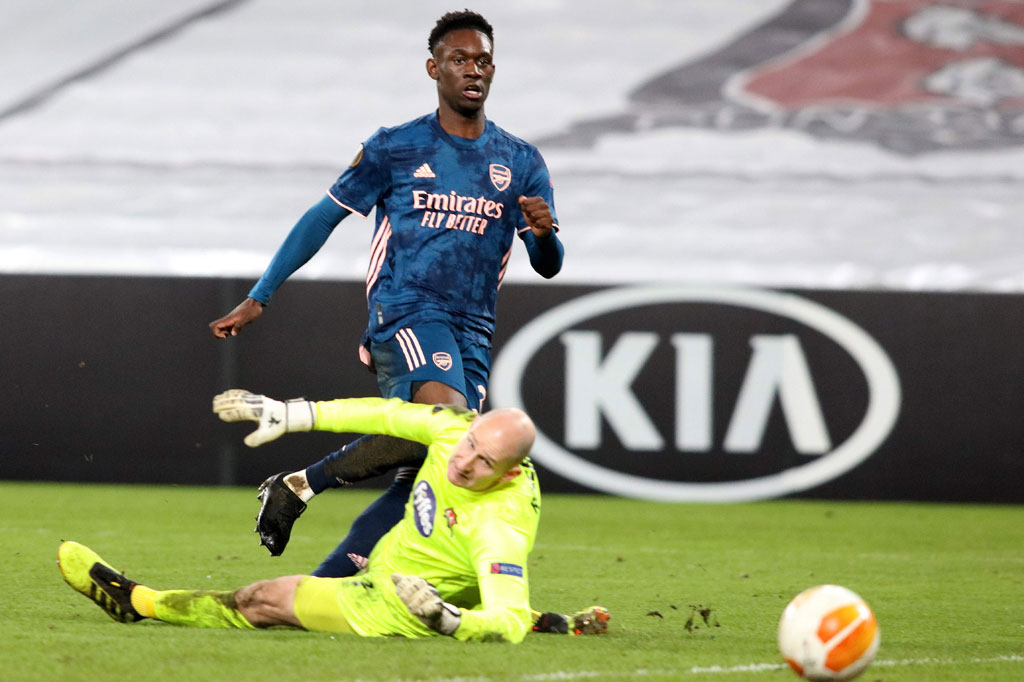 Balogun menambah keunggulan Arsenal pada menit ke-80 dengan menyelesaikan umpan sodoran Nicolas Pepe.