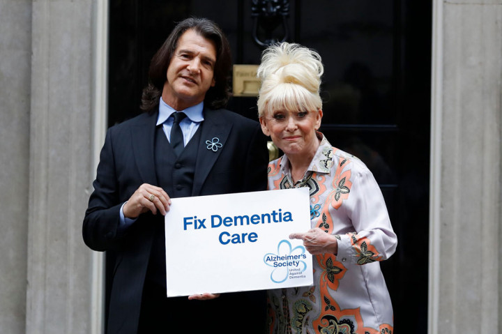 Dame Barbara didiagnosis mengidap penyakit Alzheimer pada 2014 dan telah pindah ke panti jompo awal tahun ini.