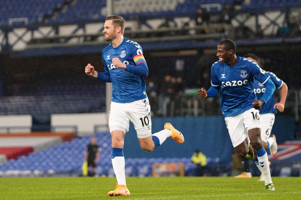 Hingga laga bubar, tak ada gol balasan tercipta. Everton menang 1-0 atas Chelsea.