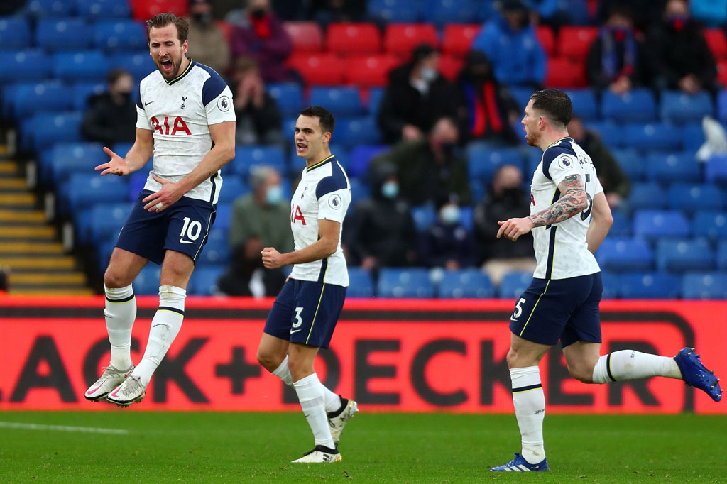 Tim besutan Jose Mourinho itu akhirnya unggul terlebih dahulu pada menit ke-23 lewat Harry Kane yang menyelesaikan umpan sodoran Son Heung-min dengan tembakan melengkung untuk memperdaya kiper Vicente Guaita.