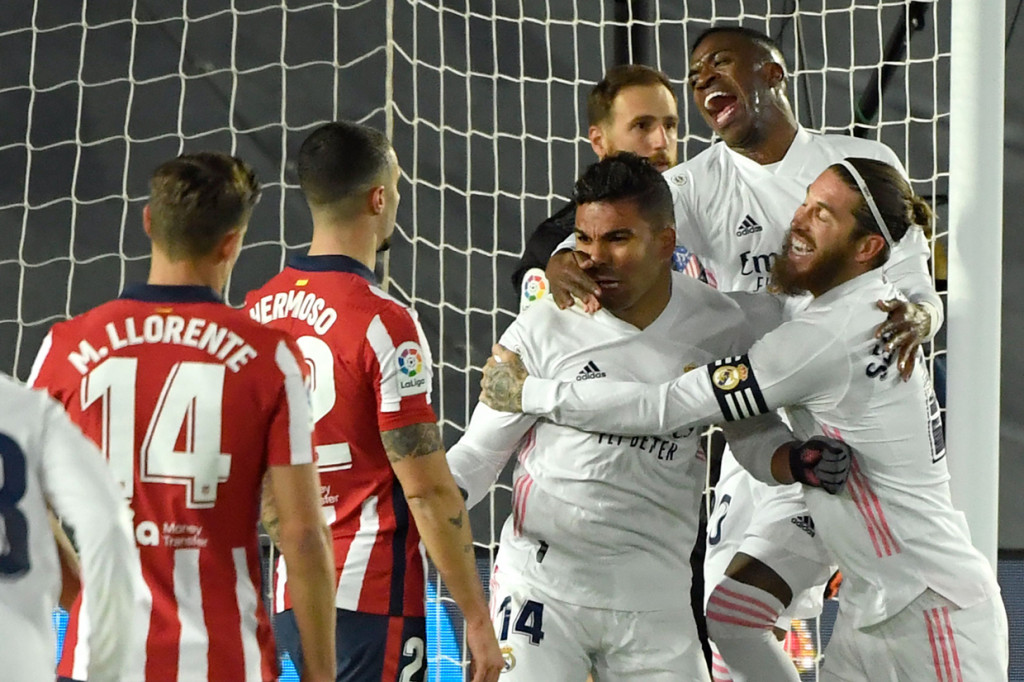 Real Madrid memenangi duel derbi melawan Atletico Madrid 2-0 dalam lanjutan Liga Spanyol yang digelar di Stadion Alfredo Di Stefano, Minggu, 13 Desember 2020, dini hari WIB.