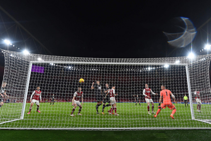 Gol bunuh diri Aubameyang berujung kekalahan Arsenal. Alhasil, pasukan Mikel Arteta itu gagal memperbaiki posisinya di tabel klasemen Liga Inggris. AFP Photo/Laurence Griffiths