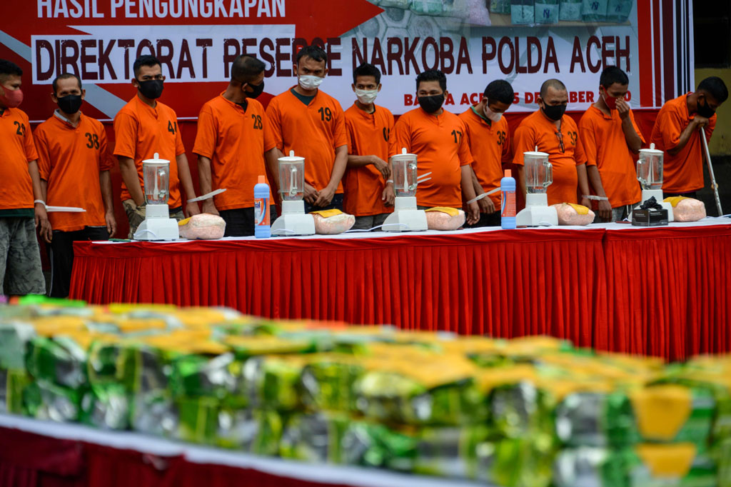 Polda Aceh memusnahkan 141 kilogram sabu serta 100 ribu butir pil ekstasi hasil pengungkapan dalam beberapa bulan terakhir.