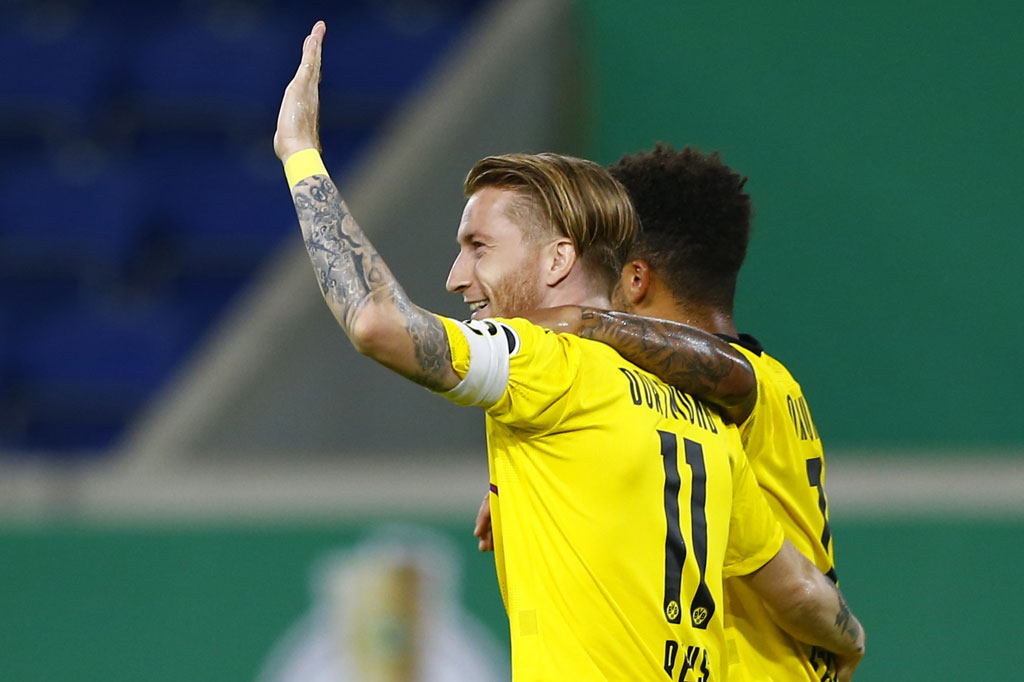 Dortmund memastikan kemenangan lewat eksekusi penalti Marco Reus, setelah sebelumnya Manuel Akanji dijatuhkan kiper Pavlenka di kotak terlarang.