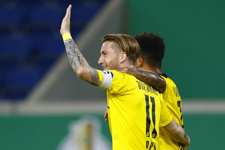 Dortmund memastikan kemenangan lewat eksekusi penalti Marco Reus, setelah sebelumnya Manuel Akanji dijatuhkan kiper Pavlenka di kotak terlarang.