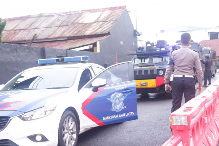 Sedangkan Zukarnain, tambah Argo, merupakan DPO Polri dalam kasus teror bom Bali 1 yang terjadi di tahun 2001. Dia disebut juga memiliki kemampuan merakit bom berdaya ledak tinggi, senjata api, dan kemampuan militer dalam melakukan tindakan teror.