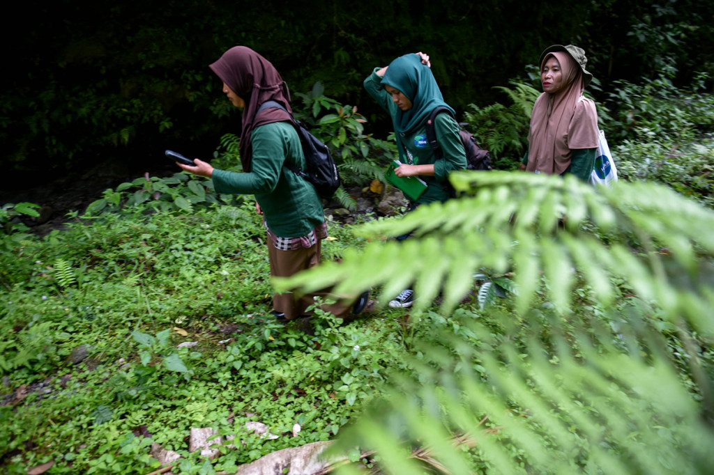 Sumini mengatakan tujuan mereka mendirikan organisasi ini untuk menjaga hutan dari perambahan, terlebih lagi banjir bandang pernah menimpa desa mereka pada tahun 2015, yang merusak sekitar 12 rumah.

