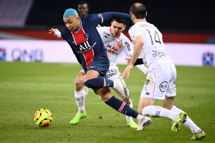 PSG menguasai jalannya pertandingan dengan dominasi bola mencapai 74 persen di sepanjang laga. Namun hal itu tak membuat Les Parisien dengan mudah merobek lini pertahanan tim tamu.