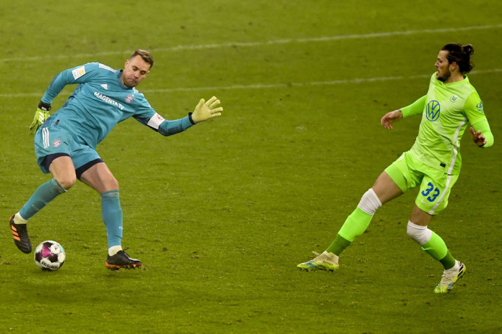 Wolfsburg nyaris mencetak gol pada menit-menit terakhir. Beruntung dapat digagalkan oleh dua penyelamatan luar biasa kiper Manuel Neuer.