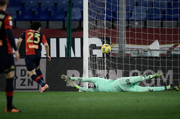 Dua menit babak kedua berjalan, Genoa langsung menggebrak dan mengukir gol pemecah kebuntuan. Eldor Shomurodov melepaskan sepakan yang dapat ditahan Donnarumma, bola muntah kemudian disambar Destro untuk membobol gawang Milan.