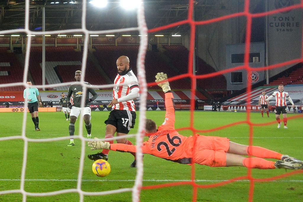 Seperti di lima pertandingan tandang sebelumnya musim ini, gawang MU kembali kebobolan lebih dulu dari tuan rumah. Saat laga baru berjalan lima menit Setan Merah tertinggal terlebih dahulu lewat gol David McGoldrick.