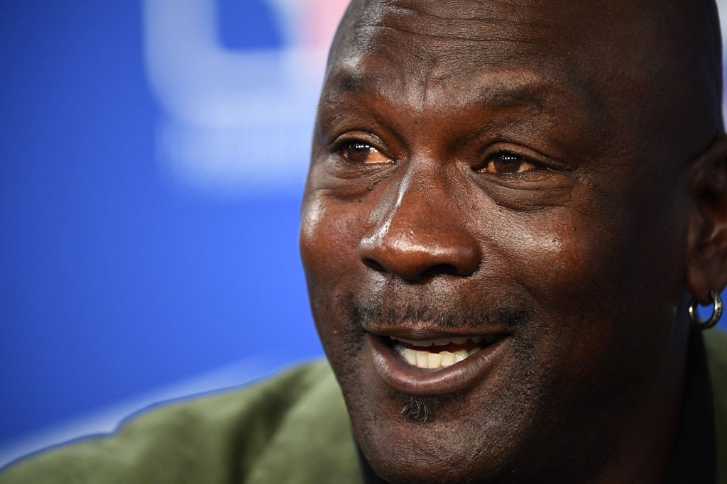 Legenda NBA Michael Jordan pada Jumat, 5 Juni 2020 waktu setempat memberikan sumbangan yang sebesar USD100 juta (sekitar Rp1,4 triliun) kepada kelompok-kelompok yang berjuang untuk kesetaraan rasial dan keadilan sosial di tengah gelombang protes di seluruh Amerika Serikat.