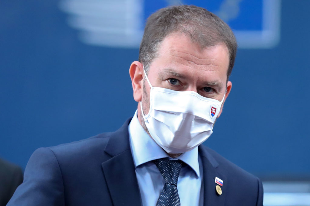 KTT itu diyakini sebagai tempat Presiden Prancis Emmanuel Macron tertular virus korona, yang menyebabkan sejumlah pemimpin Eropa dan pejabat tinggi Prancis bergegas untuk melakukan isolasi mandiri.