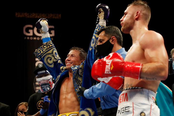 Gennady Golovkin melakukan selebrasi usai mengalahkan Kamil Szeremeta dengan kemenangan TKO di Seminole Hard Rock Hotel and Casino, Hollywood, Florida, Sabtu, 19 Desember 2020 WIB.
