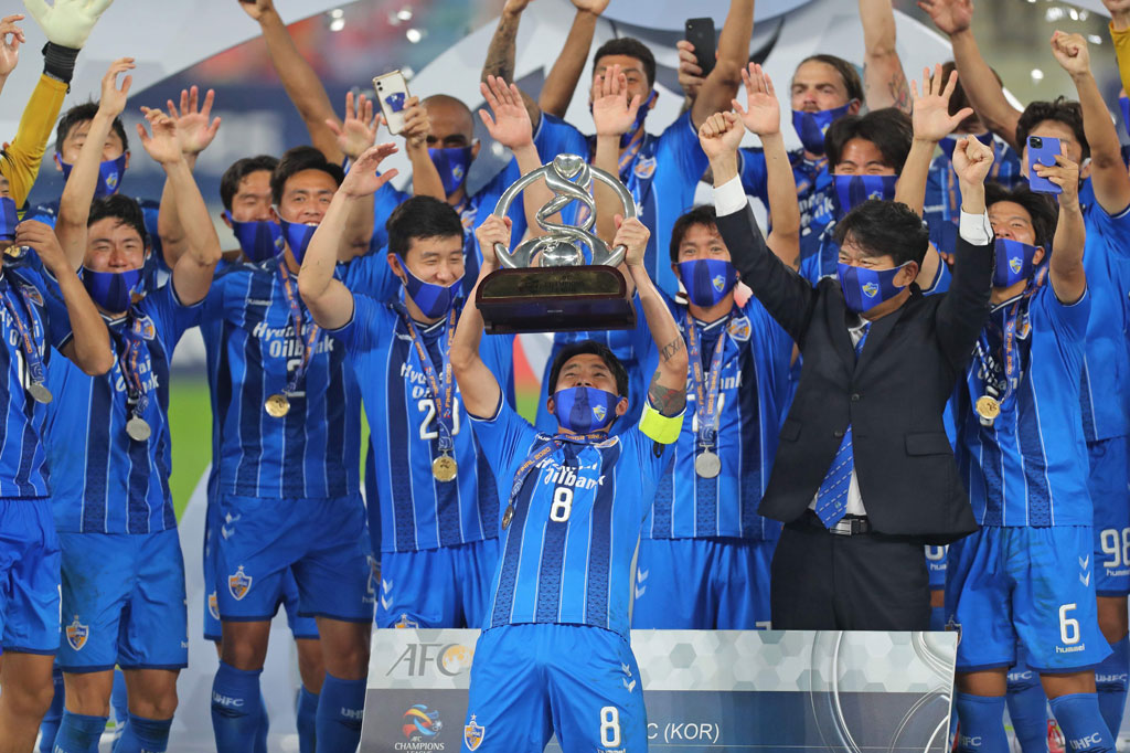 Ulsan Hyundai Motors berhasil menjuarai Liga Champions Asia untuk kedua kalinya dalam sejarah mereka pada Sabtu, 19 Desember 2020. Wakil Korea Selatan tersebut menundukkan klub Iran Persepolis 2-1.