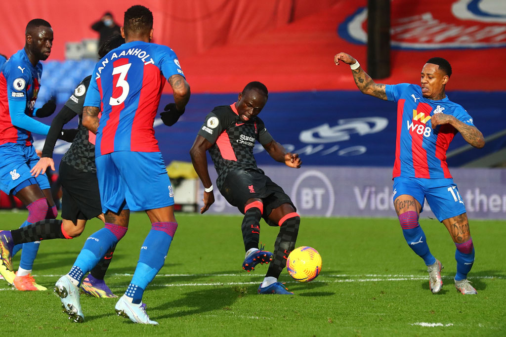 Mane menyudahi paceklik gol yang dialaminya dalam 10 pertandingan terakhir bersama Liverpool di liga, sekaligus jadi pemain yang paling banyak membobol gawang Palace sepanjang sejarah Liga Premier dengan 10 gol.