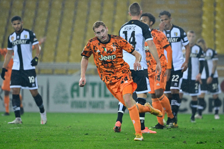 Juventus memimpin 2-0 atas Parma di babak pertama. Gol pertama dicetak Dejan Kulusevski di menit ke-23. 