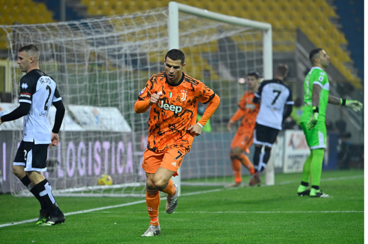 Tiga menit berselang, Cristiano Ronaldo menggandakan keunggulan Juventus.