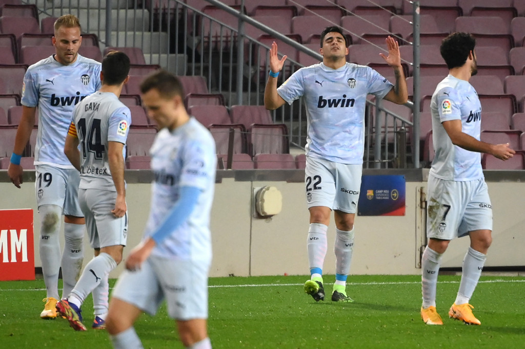 Hasil imbang membuat Barcelona tertahan di peringkat lima klasemen Liga Spanyol dengan 21 poin dari 13 laga. Sementara Valencia naik ke posisi ke-12 dengan 15 poin dari 14 laga.