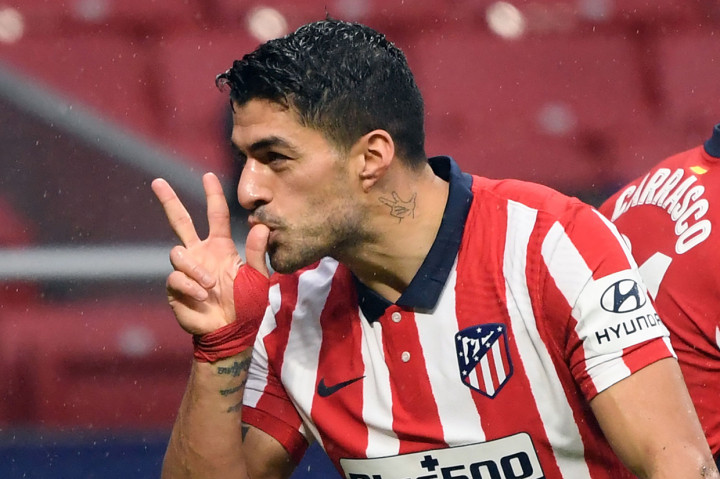 Atletico meningkatkan intensitas serangan di babak kedua. Luis Suarez mencetak brace di menit le-58 setelah memanfaatkan umpan silang Yannick Carrasso.