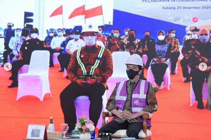 Jokowi mengatakan, Pelabuhan Internasional Patimban tahap pertama tersebut merupakan salah satu proyek strategis nasional yang berhasil diselesaikan di tengah pandemi Covid-19.