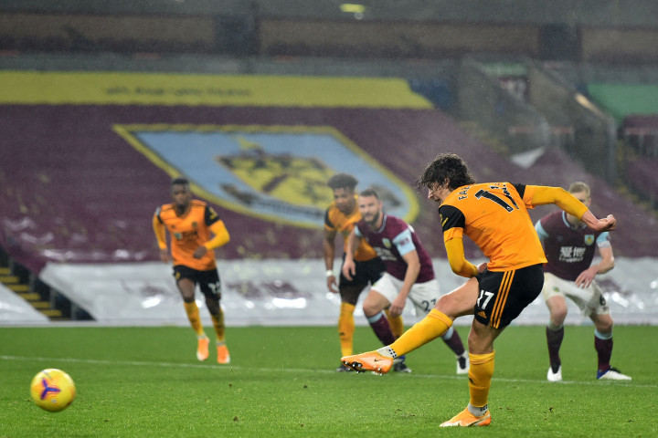 Setelah gol itu, Wolverhampton mengambil alih kendali permainan. Namun upaya mereka baru membuahkan hasil pada menit ke-89 lewat eksekusi penalti Fabio Silva, setelah sebelumnya ia dijatuhkan Josh Benson di dalam area terlarang.