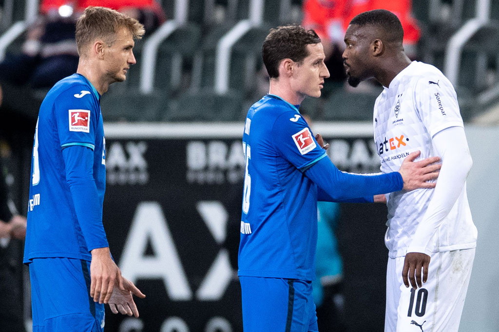 Pemain timnas Prancis Marcus Thuram terkena skorsing enam pertandingan dan denda 40.000 euro (USD49.000 atau setera Rp696 juta) oleh Asosiasi Sepak Bola Jerman pada hari Senin, 21 Desember 2020 waktu setempat. Thuram juga tidak digaji selama sebulan oleh klubnya.