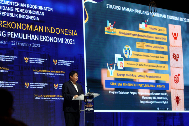 Menteri Koordinator Perekonomian, Airlangga Hartarto menjadi pembicara utama di Outlook Perekonomian Indonesia 2021, Jakarta.

