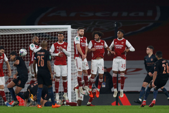 Sembilan menit memasuki babak kedua City merestorasi keunggulan lewat tendangan bebas sempurna Riyad Mahrez.