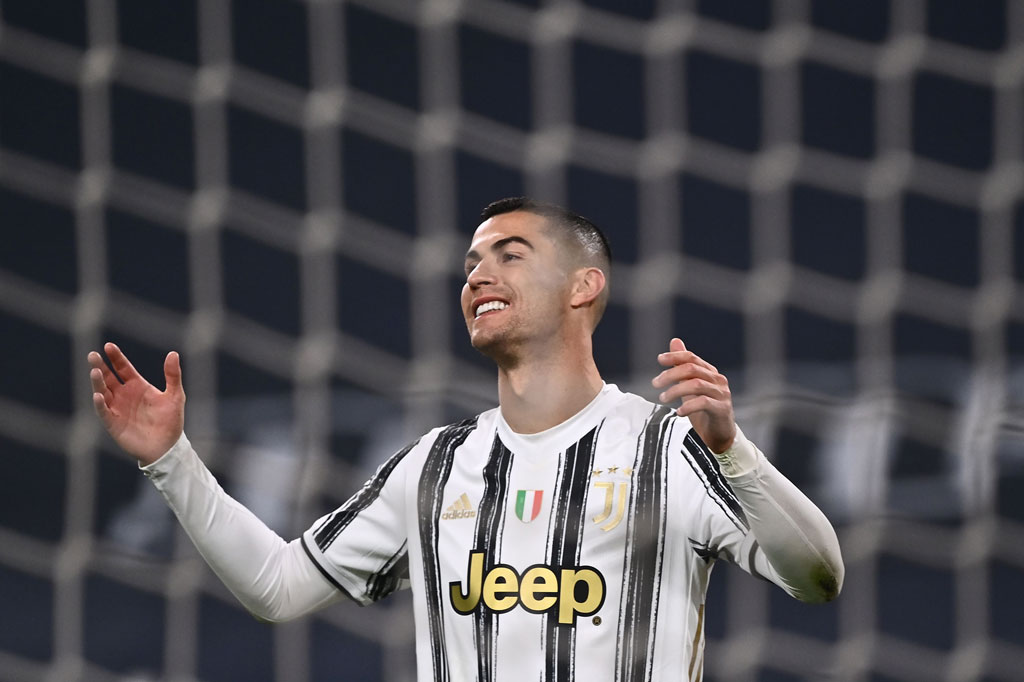 Ronaldo sempat menyamakan kedudukan lewat tandukan pada menit ke-56. Namun gol tersebut dianulir wasit karena striker timnas Portugal itu telah lebih dahulu berada pada posisi offside.