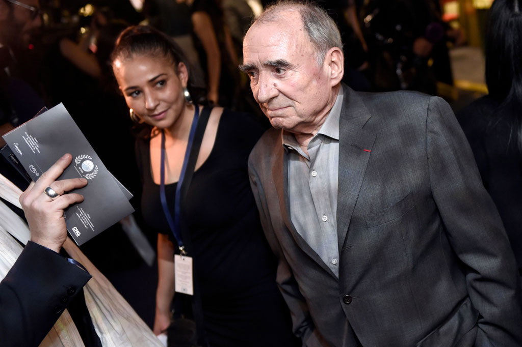 Brasseur, putra baptis raksasa sastra Amerika yang mencintai petualangan, Ernest Hemingway, memenangkan dua Cesar - setara dengan Oscar di Prancis - dan juga menjadi hit di layar kecil, terutama dalam penampilannya pada 1971 sebagai Vidocq, dalang kriminal Paris yang berubah menjadi polisi.